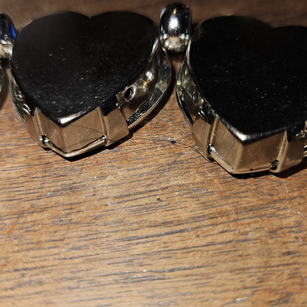 Elegant Silver Heart Necklace - Picture 4 of 7